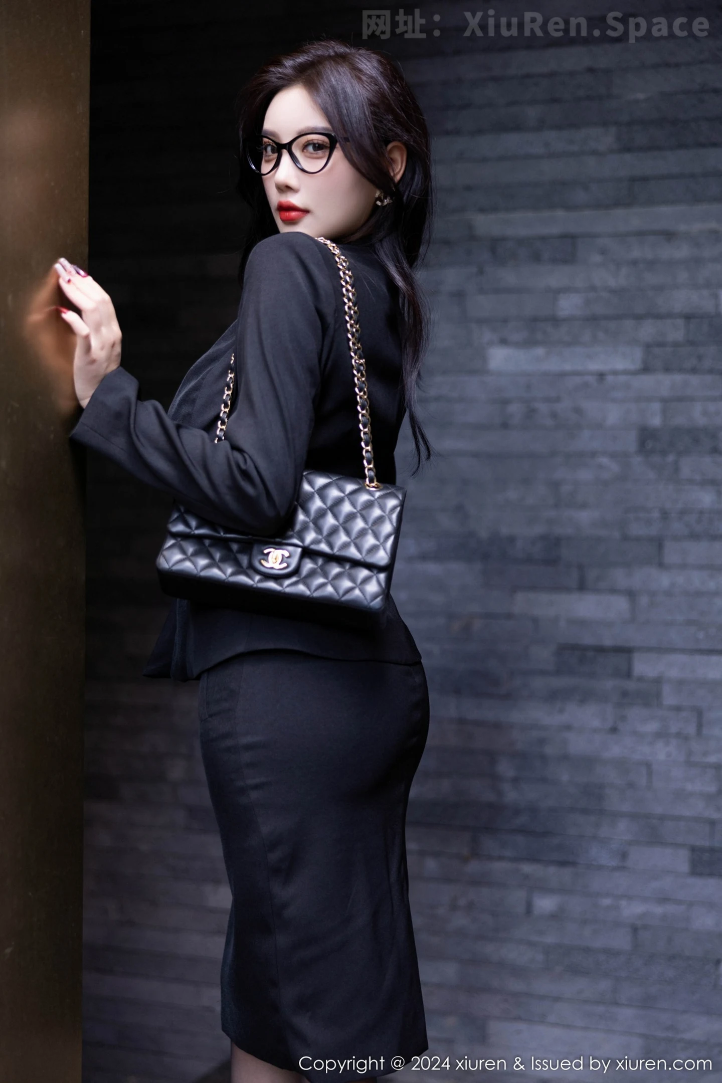 图片[5]-[XiuRen秀人网] VOL.9190 女神杨晨晨Yome性感黑色OL露蕾丝内衣配超薄黑丝极致魅惑写真80P-秀人网官方网站